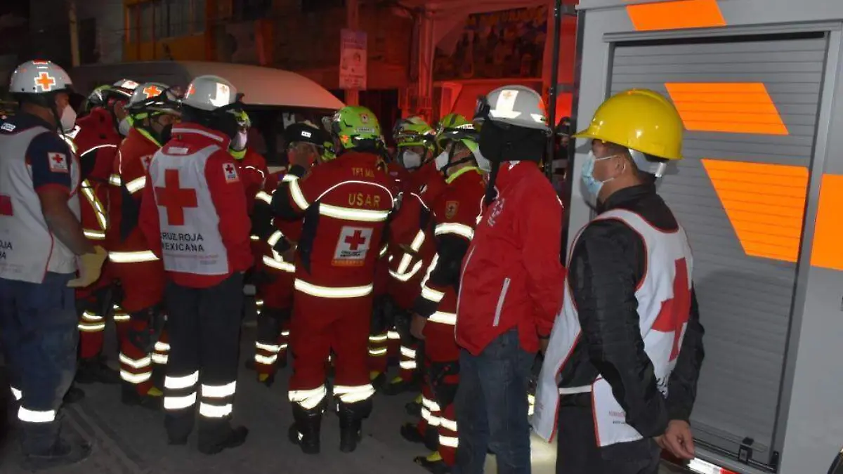 Rescate derrumbe de obra Texmelucan